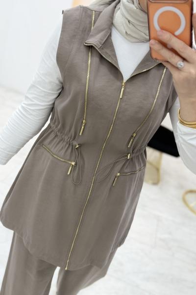 Fermuar Detaylı İkili Yelekli Takım Vizon